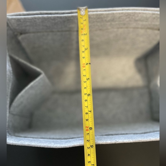 Clearance Sale!! Medium Felt Handbag Purse Bag Tote Satchel Organizer Shaper. - Picture 10 of 13